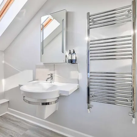 Snug House, Sleeps 12 With Hot Tub On Retallack Alojamento de Turismo Selvagem St Columb Major