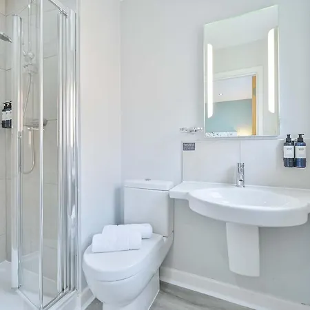 Alojamento de Turismo Selvagem Snug House, Sleeps 12 With Hot Tub On Retallack