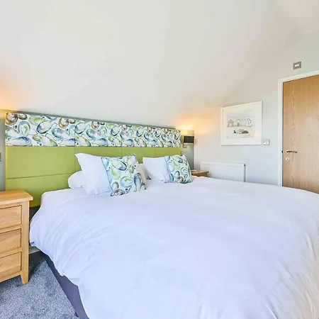 Snug House, Sleeps 12 With Hot Tub On Retallack Alojamento de Turismo Selvagem